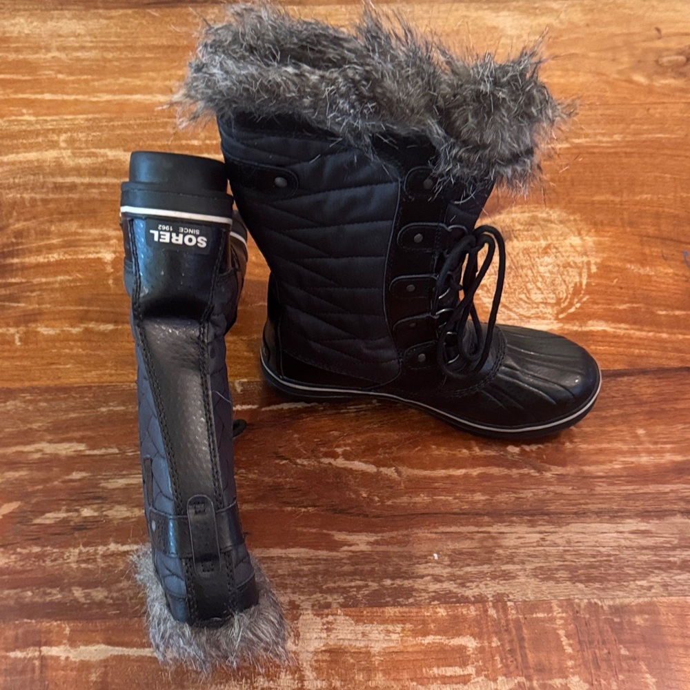 Sorel Women's Black Quilted Winter Boots